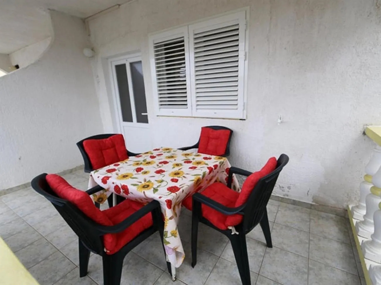 Apartments With A Parking Space Lopar, Rab - 22558