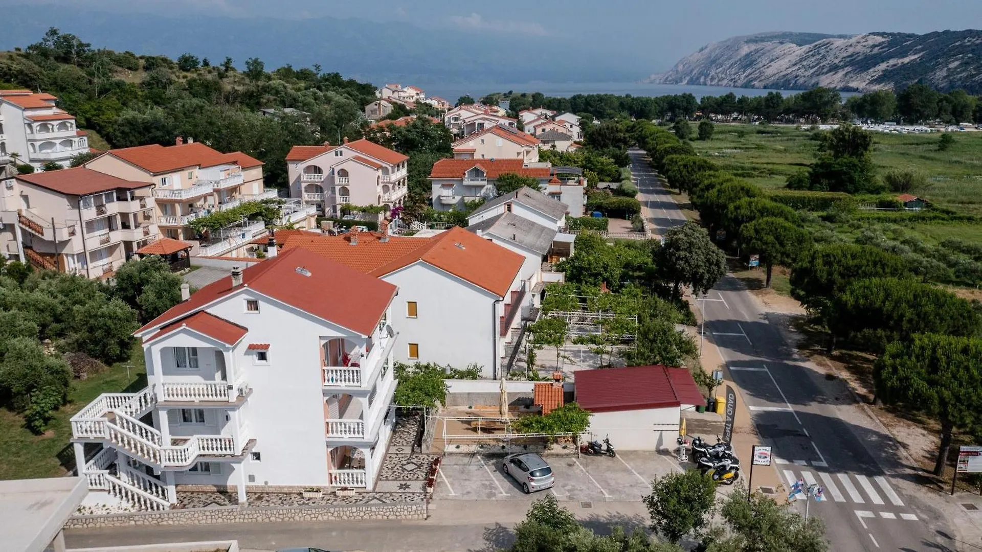 Apartments With A Parking Space Lopar, Rab - 22558