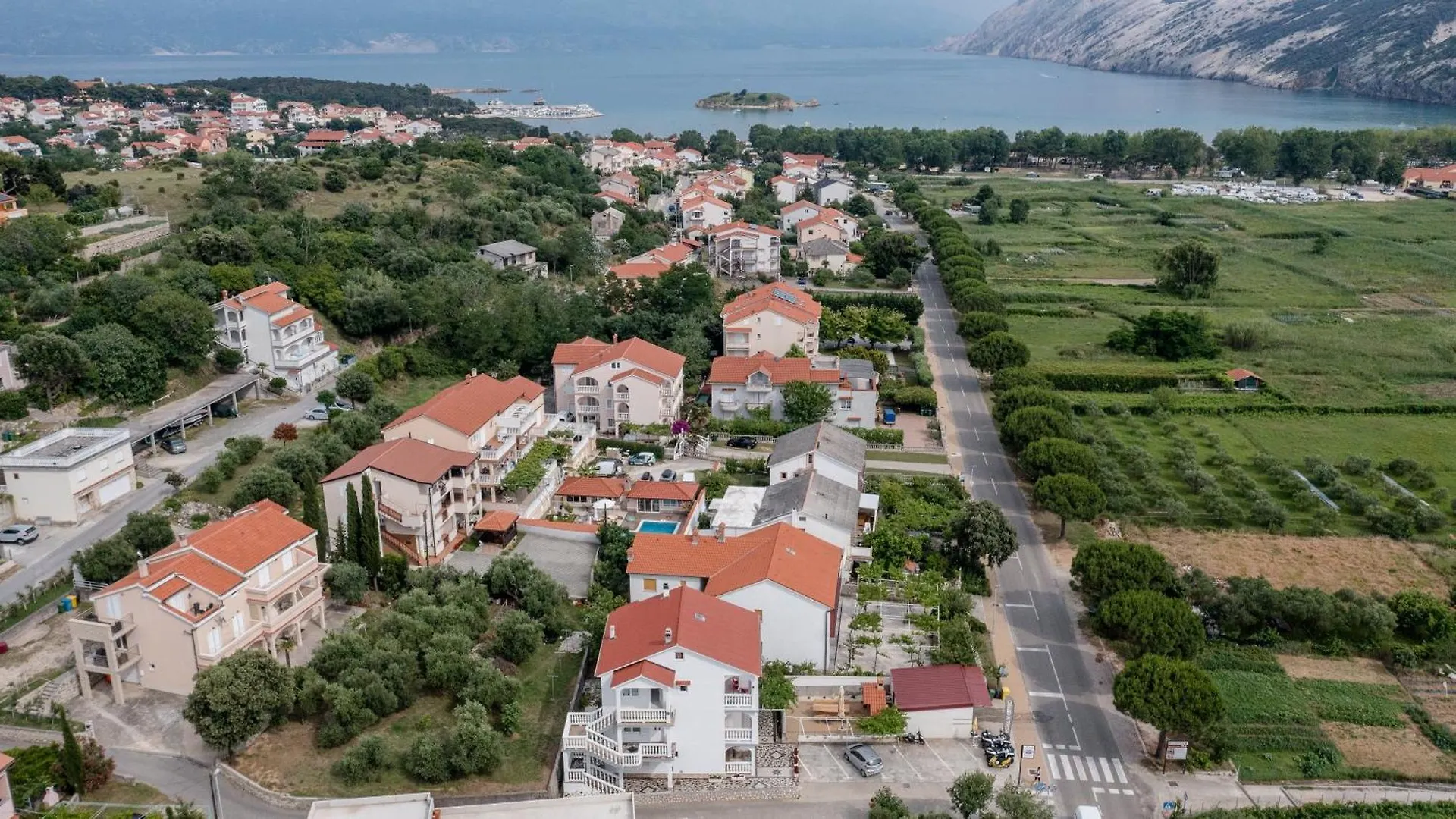 Apartments With A Parking Space Lopar, Rab - 22558