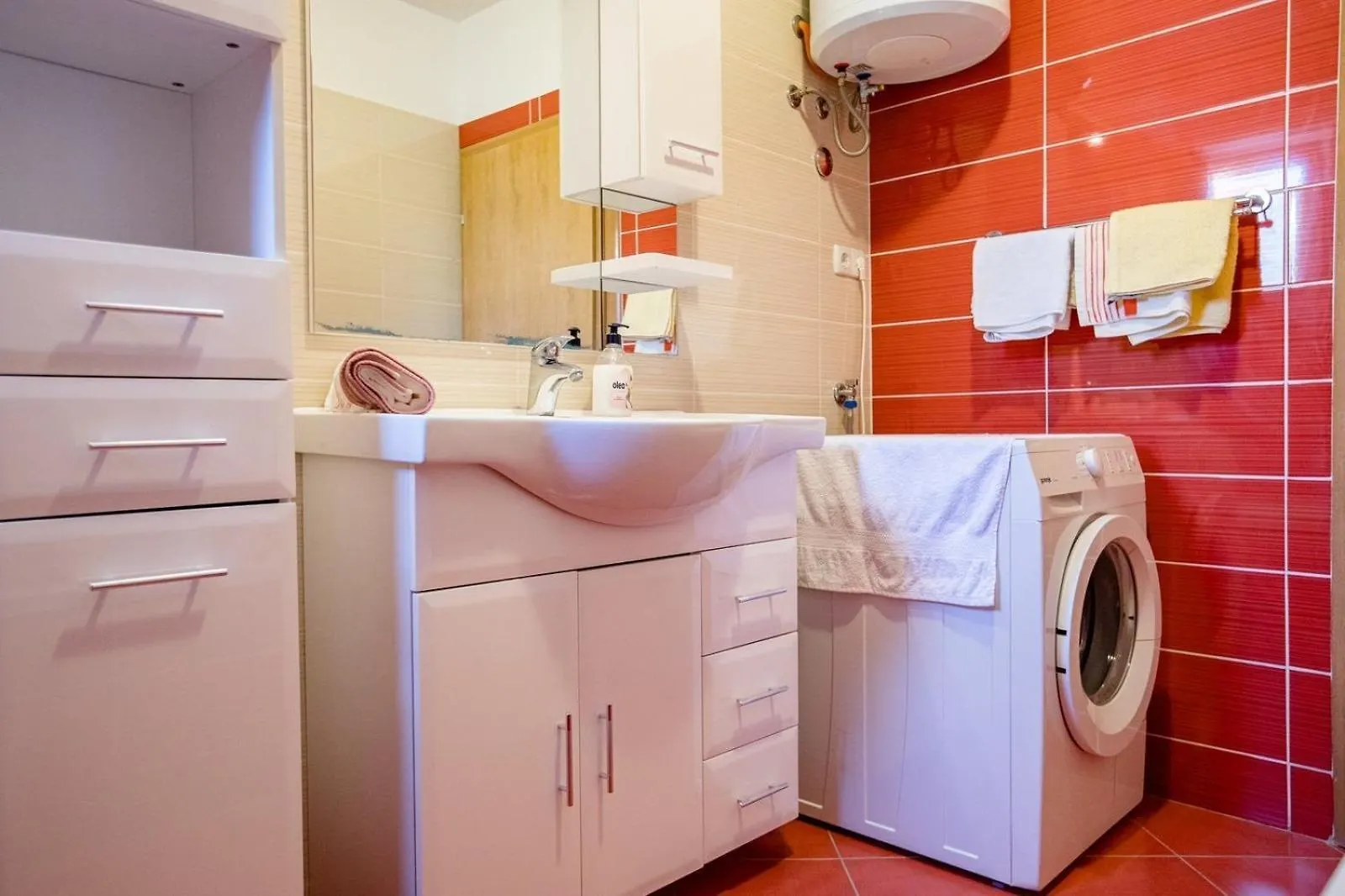 Apartments With A Parking Space Lopar, Rab - 22558 0*, Lopar Chorvatsko